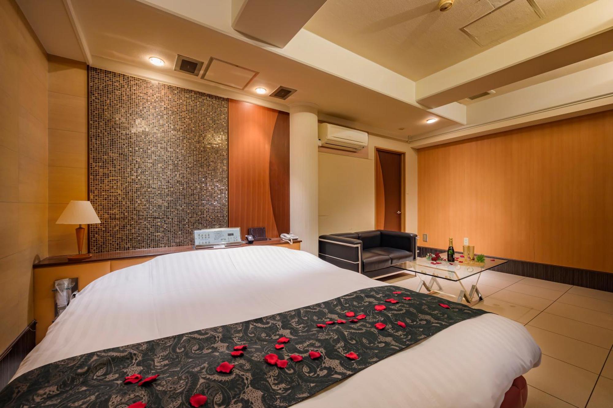 Hotel Mobilia (Adults Only) Tsurugashima Exterior photo